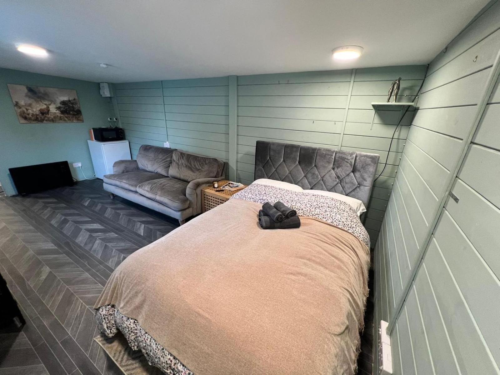 Cozy Cabin Independent Ensuite Guildford Eksteriør billede